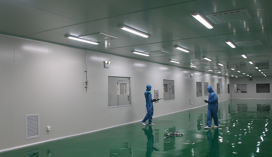 項(xiàng)目面積：一期4000平方；二期1000平方 施工周期：90天 項(xiàng)目概況：整廠潔凈室萬(wàn)級(jí)裝修工程,全部一次性通過(guò)驗(yàn)收